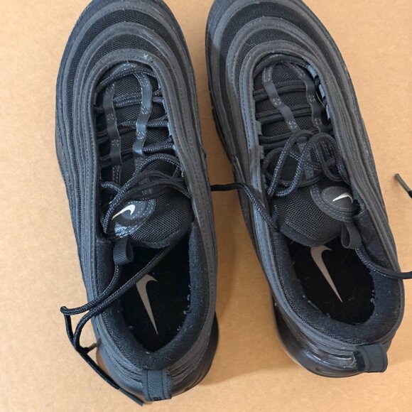 Black Nike Air Max Mens Shoes   Like new